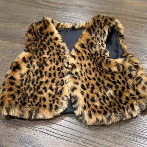 Faux Fur toddler vest 4T- mint condition